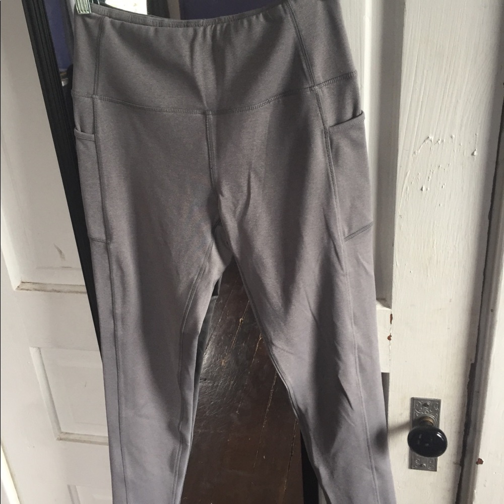 grey athletic leggings